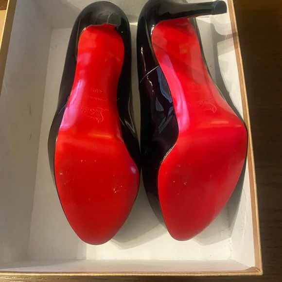 (FITS LIKE A SIZE 9 and 9.5) Christian Louboutin Black only tried on indoors - Picture 1 of 16